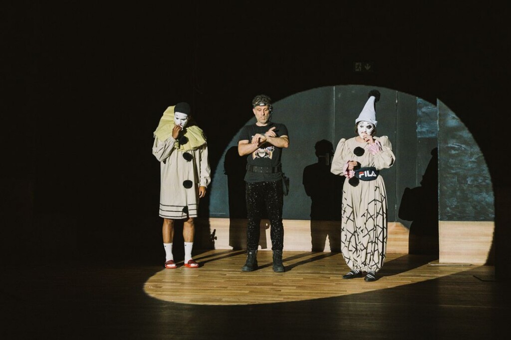 Theater Artemis - Download (1)