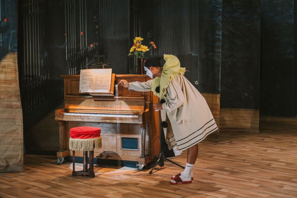 Theater Artemis - Download (3)