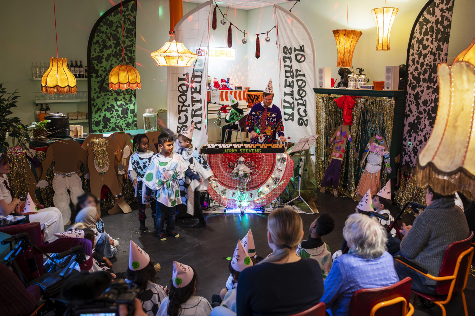 Theater Artemis - 2025_12_15_schoolofartemis_3_karinjonkers009shop